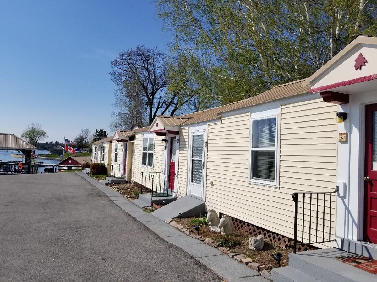 Hills Motor Court & Marina Motel Alexandria Bay Eksteriør bilde
